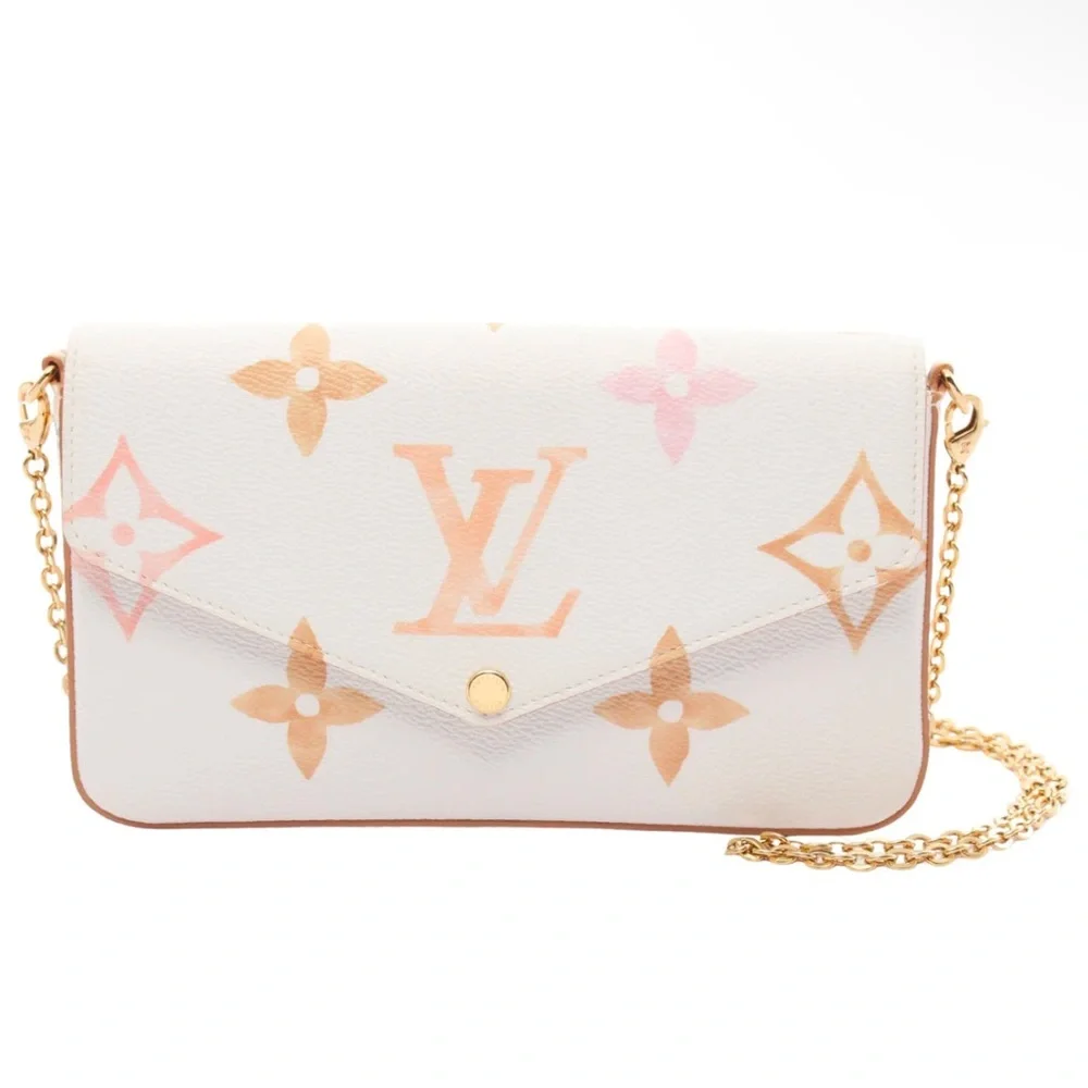 🎉SOLD🎉Louis Vuitton Chain Wallet by the Pool Pochette Felicie Monogram - Picture 4 of 7